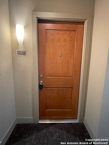 Foto del edificio - 7342 Oak Manor Dr