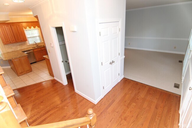 Building Photo - 2021 Shadow Creek Dr