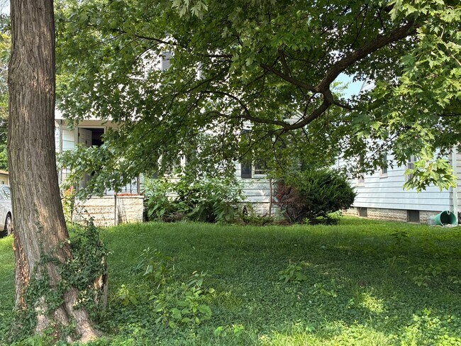 Building Photo - 505 Chaudet Ave