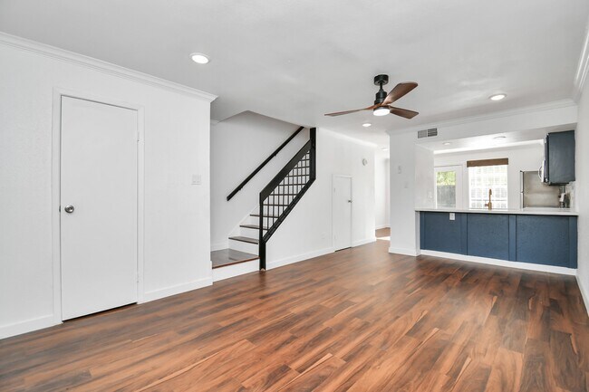 Building Photo - 2002 Gentryside Dr