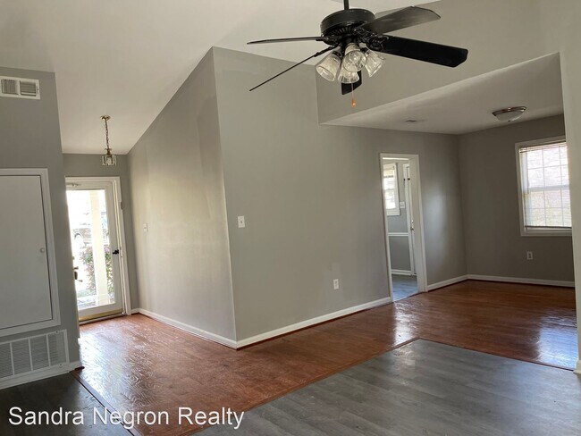 Building Photo - 3 br, 2 bath House - 2932 Tower Pines Dr
