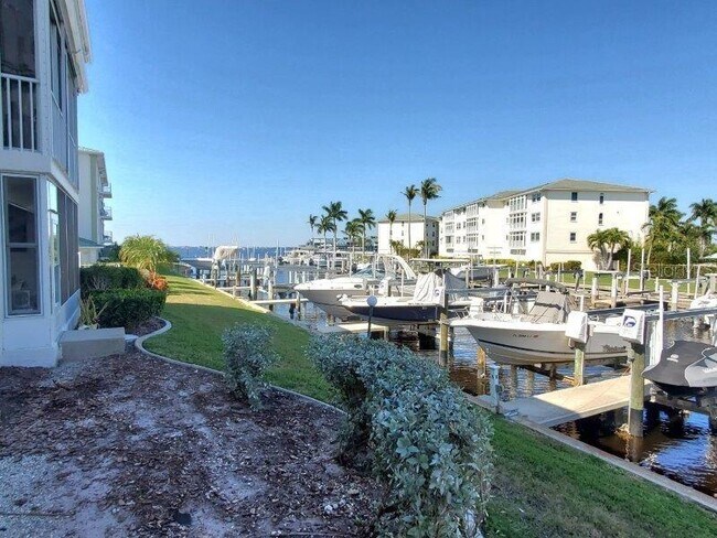 Foto del edificio - 130 Breakers Ct