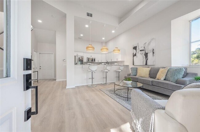 Foto del edificio - 9417 Citrus Glen Pl