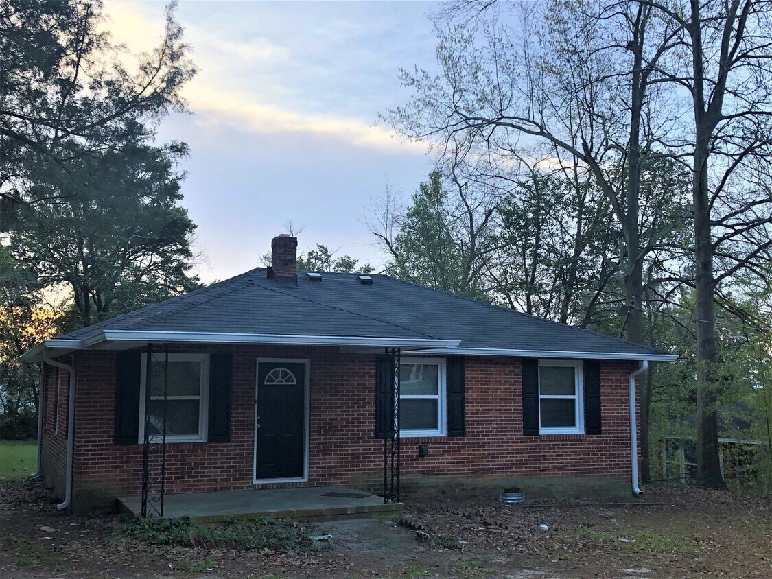 Primary Photo - 1746 Wycliffe