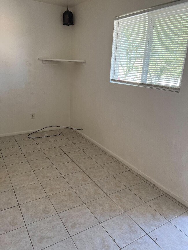 Área de comedor - 1558 Sierra Vista Dr