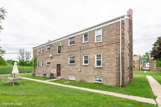 Building Photo - 4243 W Nelson St