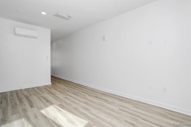 Foto del edificio - 799 E Grand Blvd