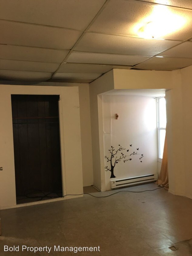 Building Photo - 208 Oley St