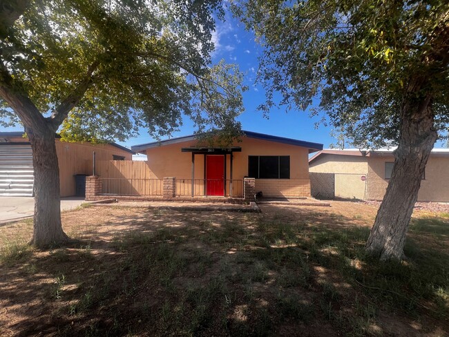 Building Photo - 2015 Rio Vista