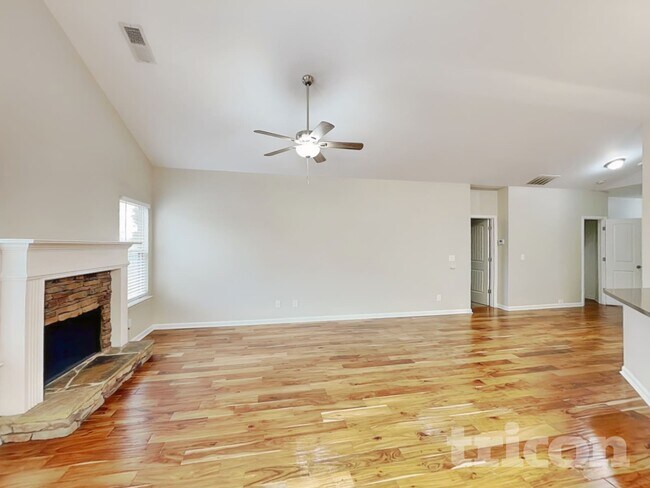 Foto del edificio - 58 Village Pass