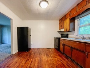 Building Photo - 423 E Dartmouth Ave