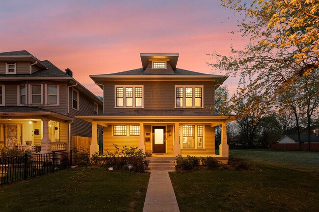 Foto del edificio - 2435 N College Ave