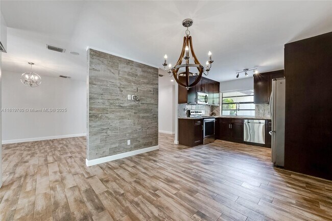 Building Photo - 11311 SW 134th Ave