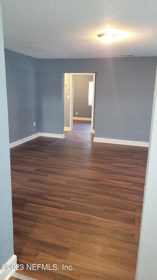 Building Photo - 5548 Windermere Dr