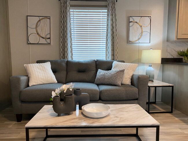 Foto del edificio - 1065 E Meadow Cir