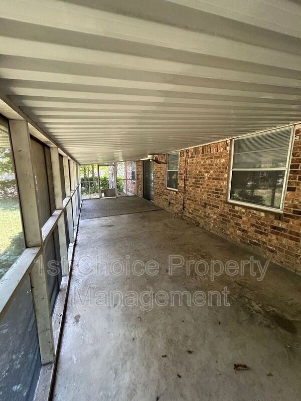 Building Photo - 6053 Ridgecrest Dr