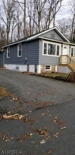Building Photo - 18 Abbott Dr