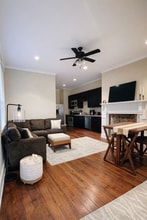 Building Photo - 109 Coming St