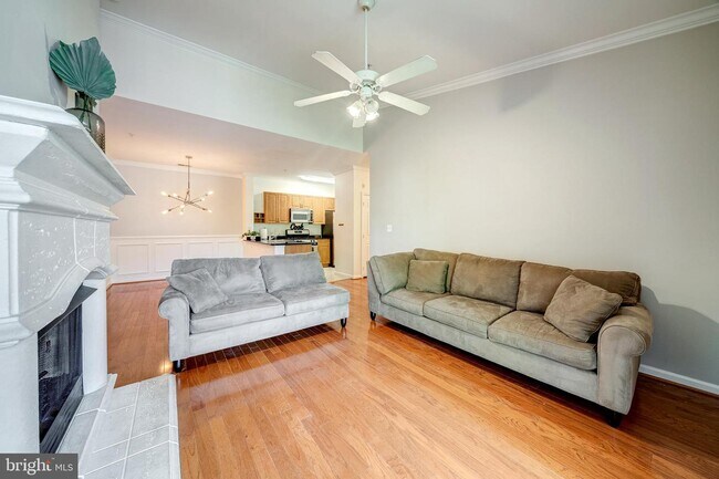 Foto del edificio - 12120 Garden Ridge Ln