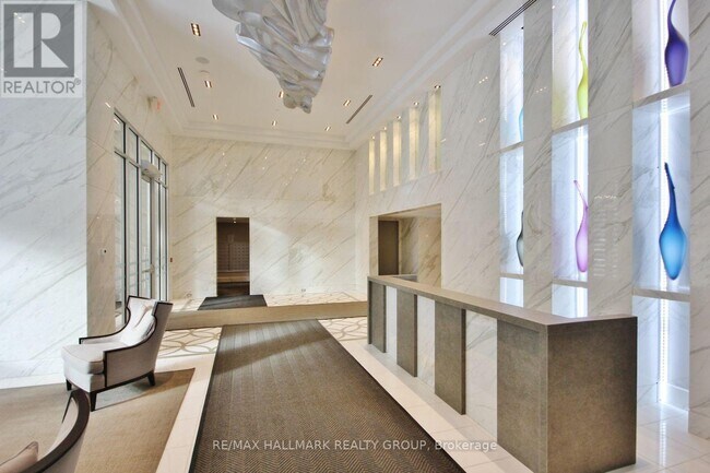 Photo du bâtiment - 111 Champagne Ave S