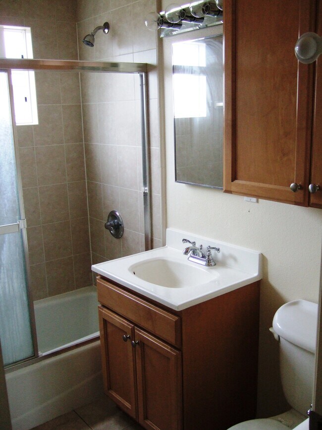 Foto del edificio - 24832 Oak St