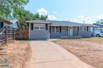 Building Photo - 833 Westview Dr