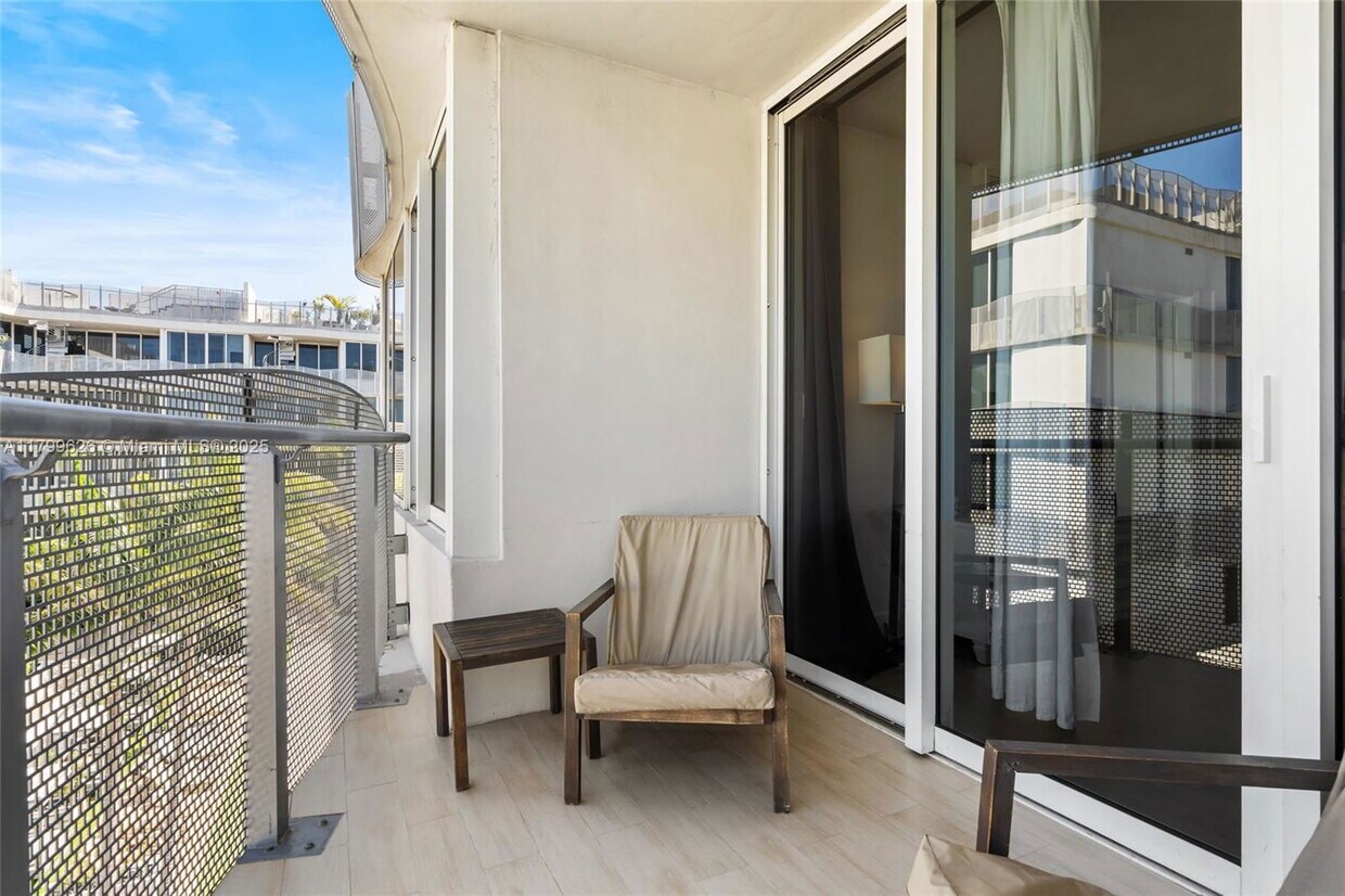 Photo - 2155 Washington Court Apt #401, Miami Beach, FL 33139 - 1 BR 1 BA Condo