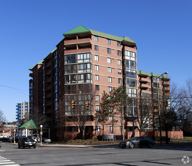 Primary Photo - 1001 Eastview at Ballston Metro