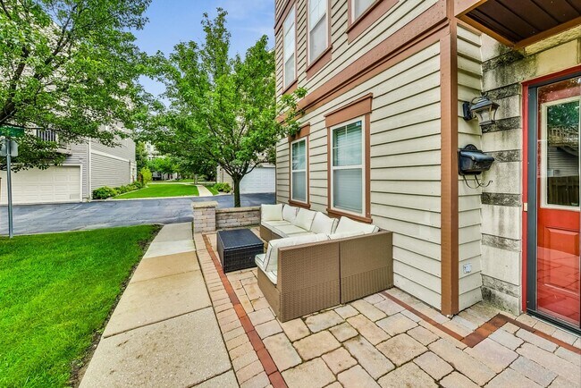 Building Photo - 3910 N Kolmar Ave