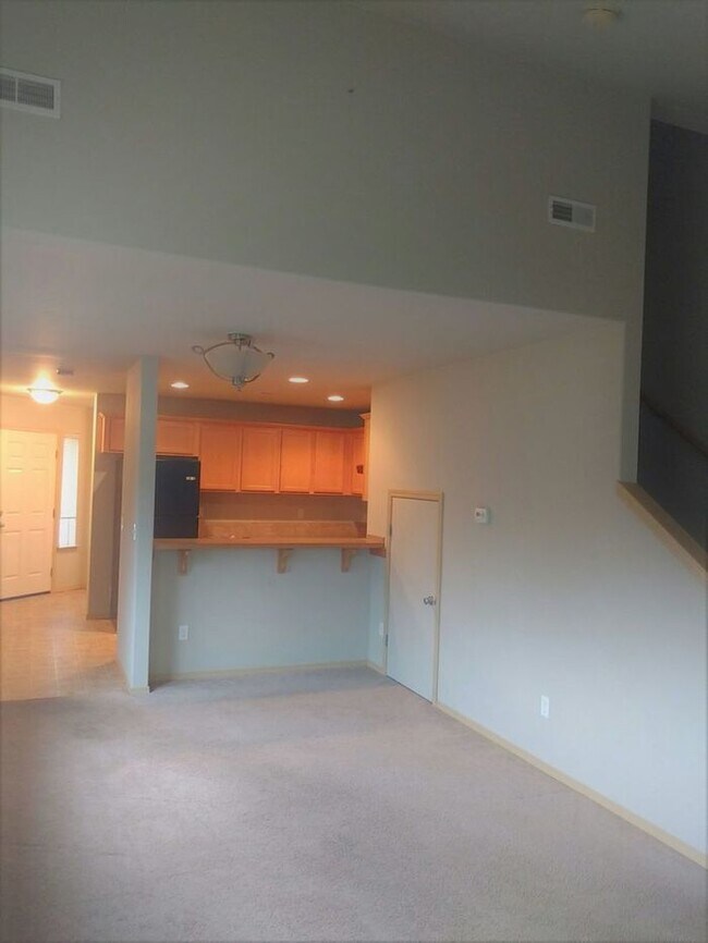 Foto del edificio - Beautifully Maintained 2 Bedroom Townhome