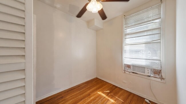 Building Photo - 1016 W Cullerton St