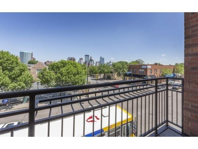 Building Photo - 9 E Franklin Ave