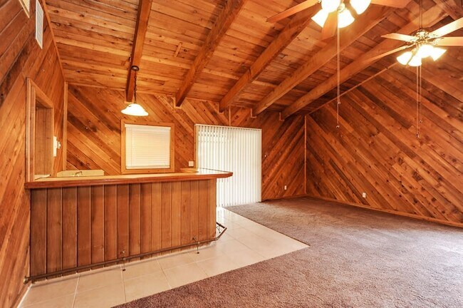 Building Photo - 2117 High Point Ave SW