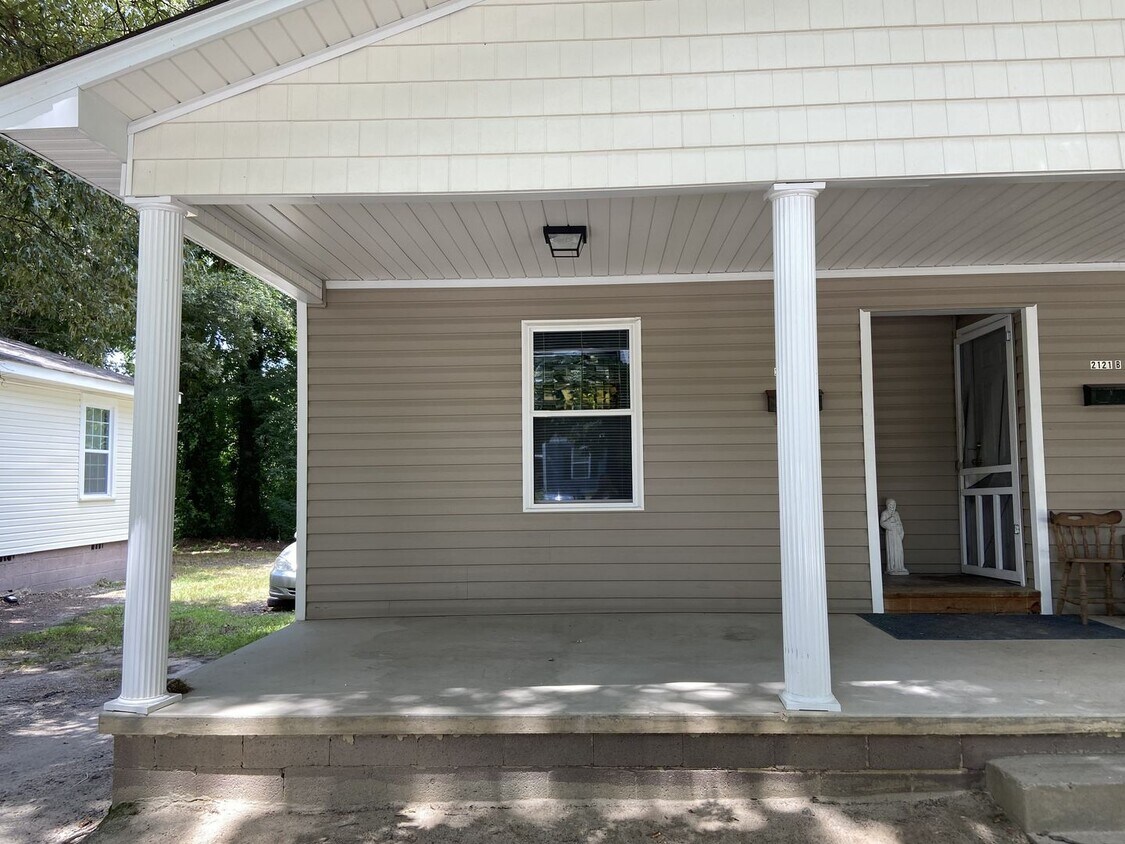 Foto principal - 2121 Byrd St