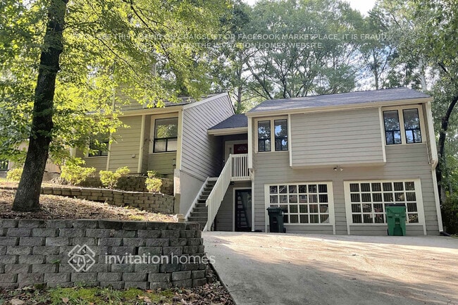 Building Photo - 6132 Lakeshore Dr SE