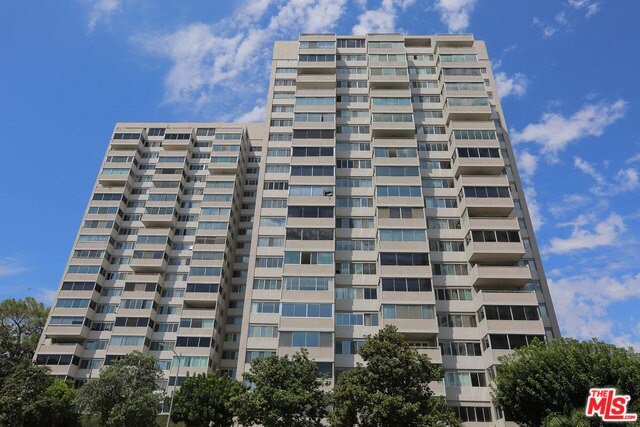 Building Photo - 865 Comstock Ave