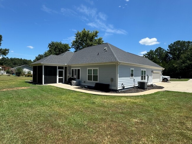 Building Photo - 313 Wilewood Rd