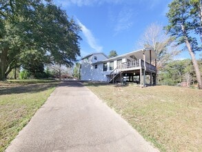 Building Photo - 289 Broken Arrow Trail