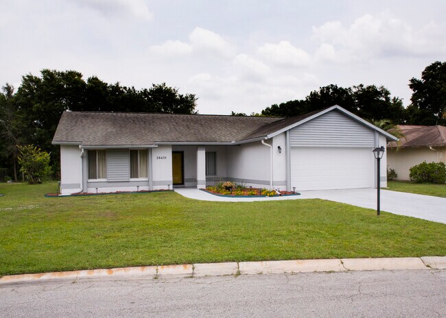 Foto del edificio - 28435 Trident Ct