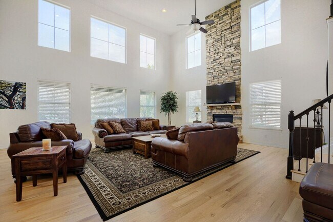 Foto del edificio - 5 Bedroom 4.5 Bathroom House In Broomfield