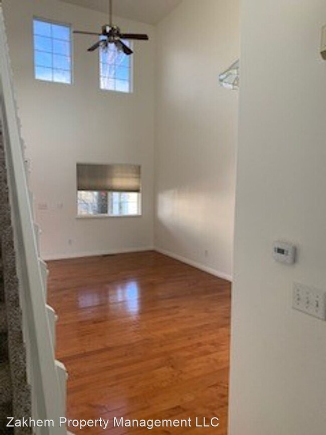 Building Photo - 3 br, 3 bath House - 1104 S Beeler Ct