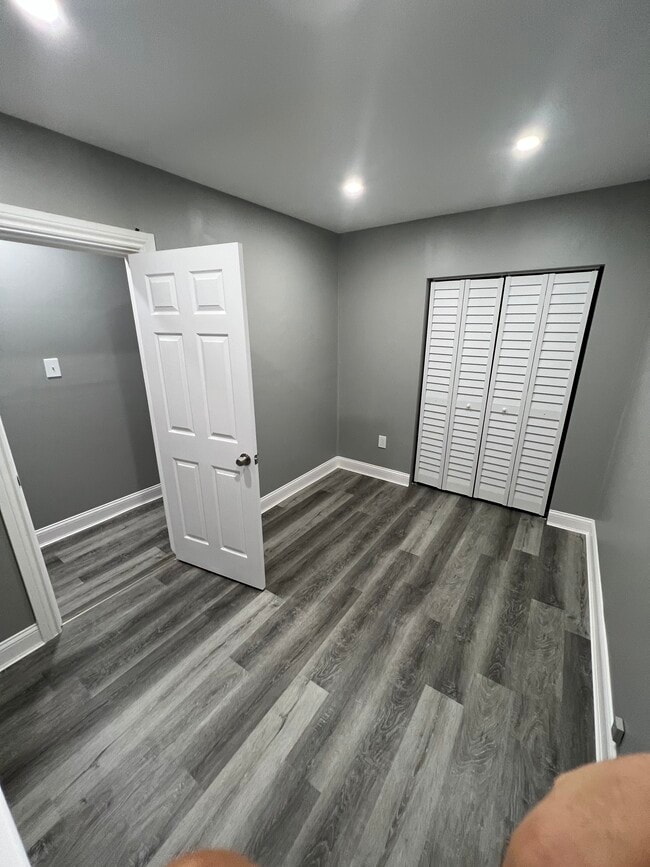 Bedroom 3 - 3240 W Polk St