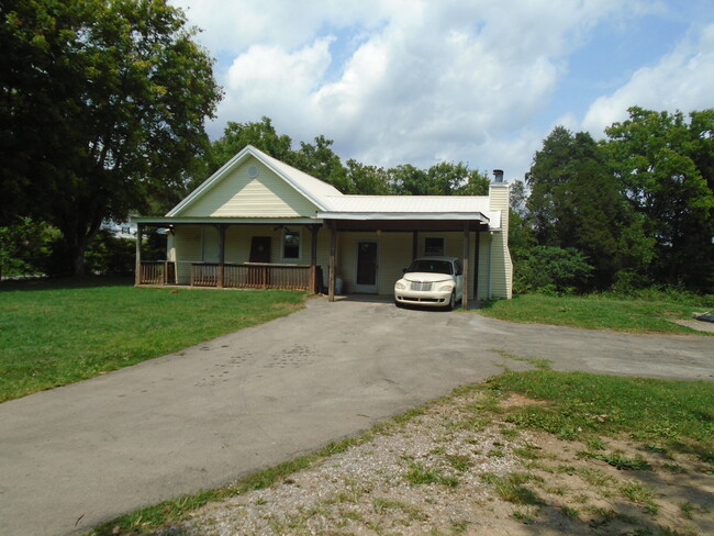 Building Photo - 5612 Old Tazewell Pike