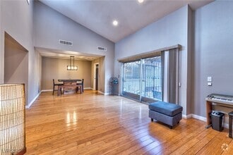 Building Photo - 39 N Moonlight Dr