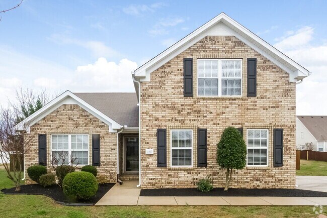 Building Photo - 1817 St Andrews Dr