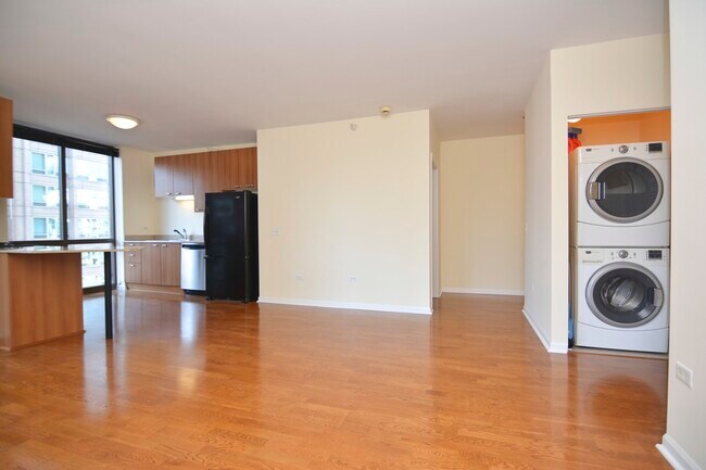 Foto del edificio - 635 N Dearborn St