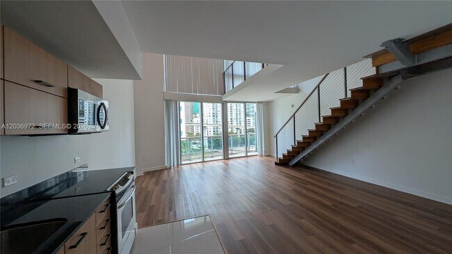 Foto del edificio - 350 S Miami Ave