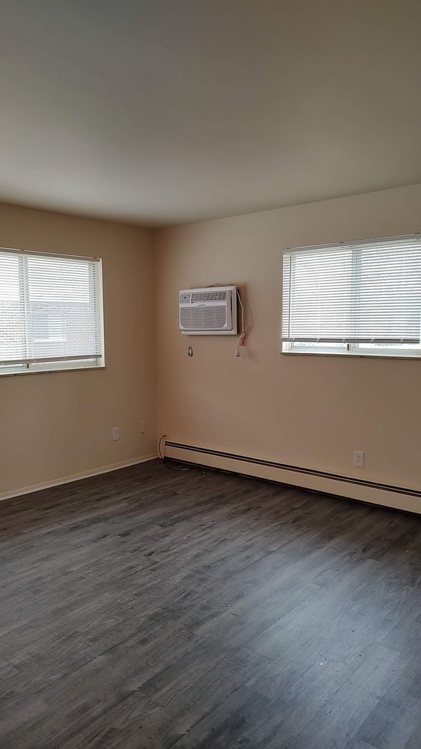 Interior Photo - East Knoll Apartments (Renewed Investments II LLC)