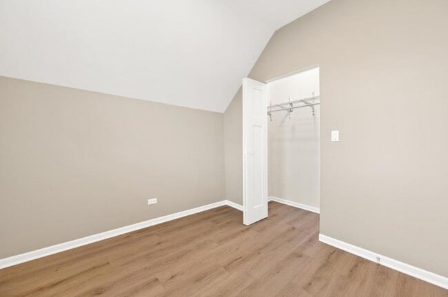 Foto del edificio - 2 bedroom in Chicago IL 60657