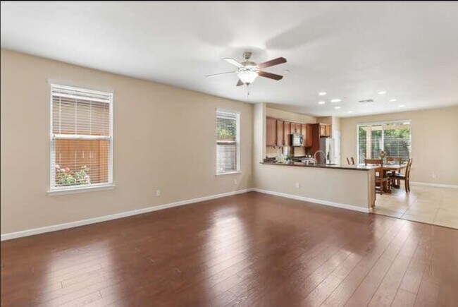 Foto del edificio - 9932 Westminster Way